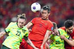 爱游戏体育-包含汉堡球队奋力向前，冲击升级路上咫尺之遥的词条