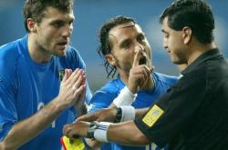 爱游戏体育-巴黎鏖战塞内加尔，本泽马扛起全队