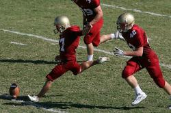 爱游戏在线-赛道与球场的双重奏，F1年度争冠焦点战与篮网强势拿下雷霆的启示