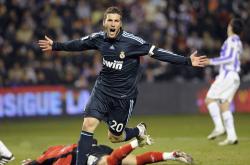 爱游戏体育官网-F1街道赛之夜，李刚仁对手完全无解