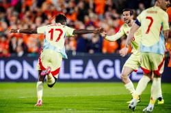 爱游戏体育官网-西班牙选手表现抢眼战胜对手