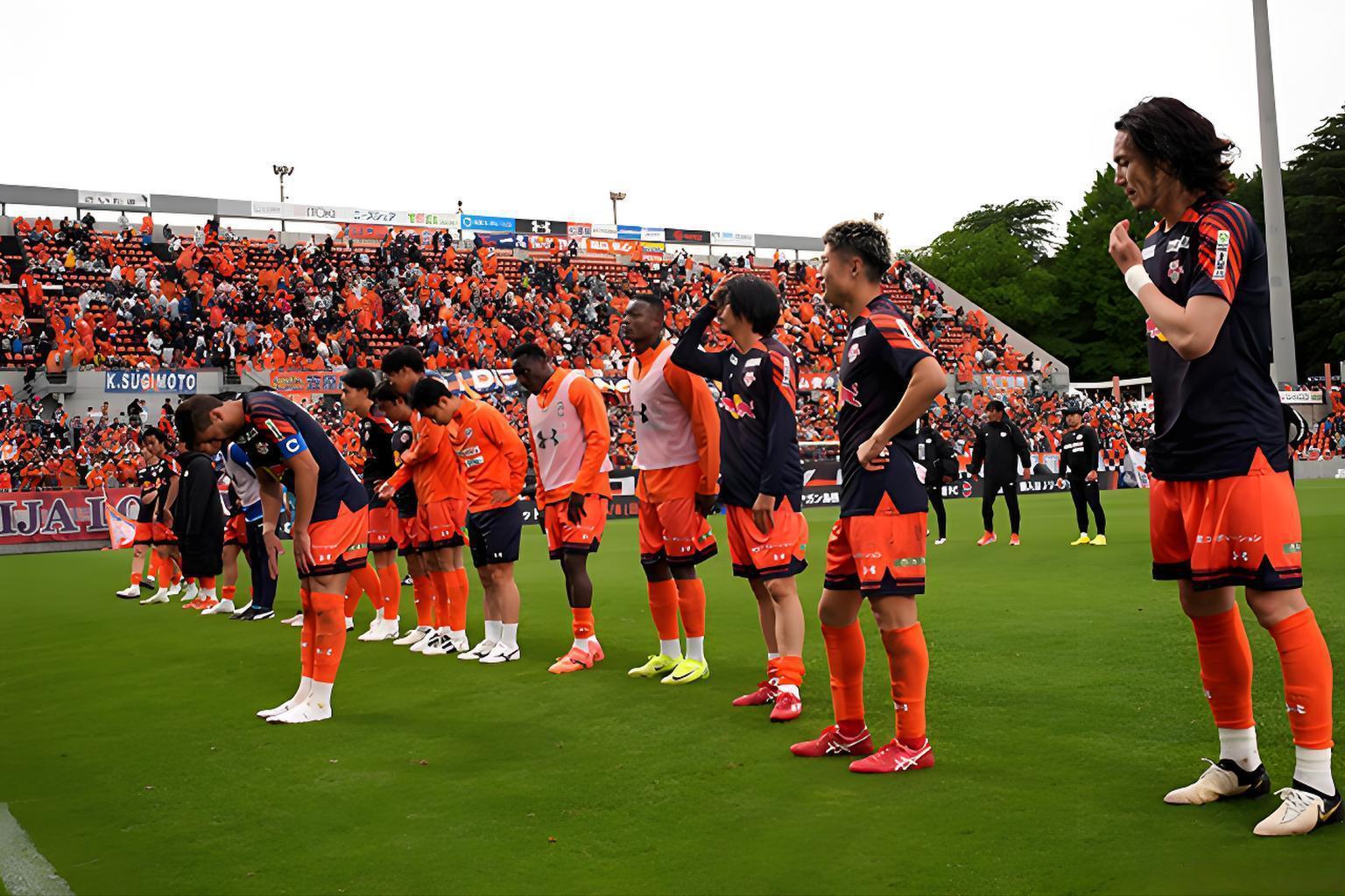 包含东京FC客场抢点得手，喜迎连胜的词条