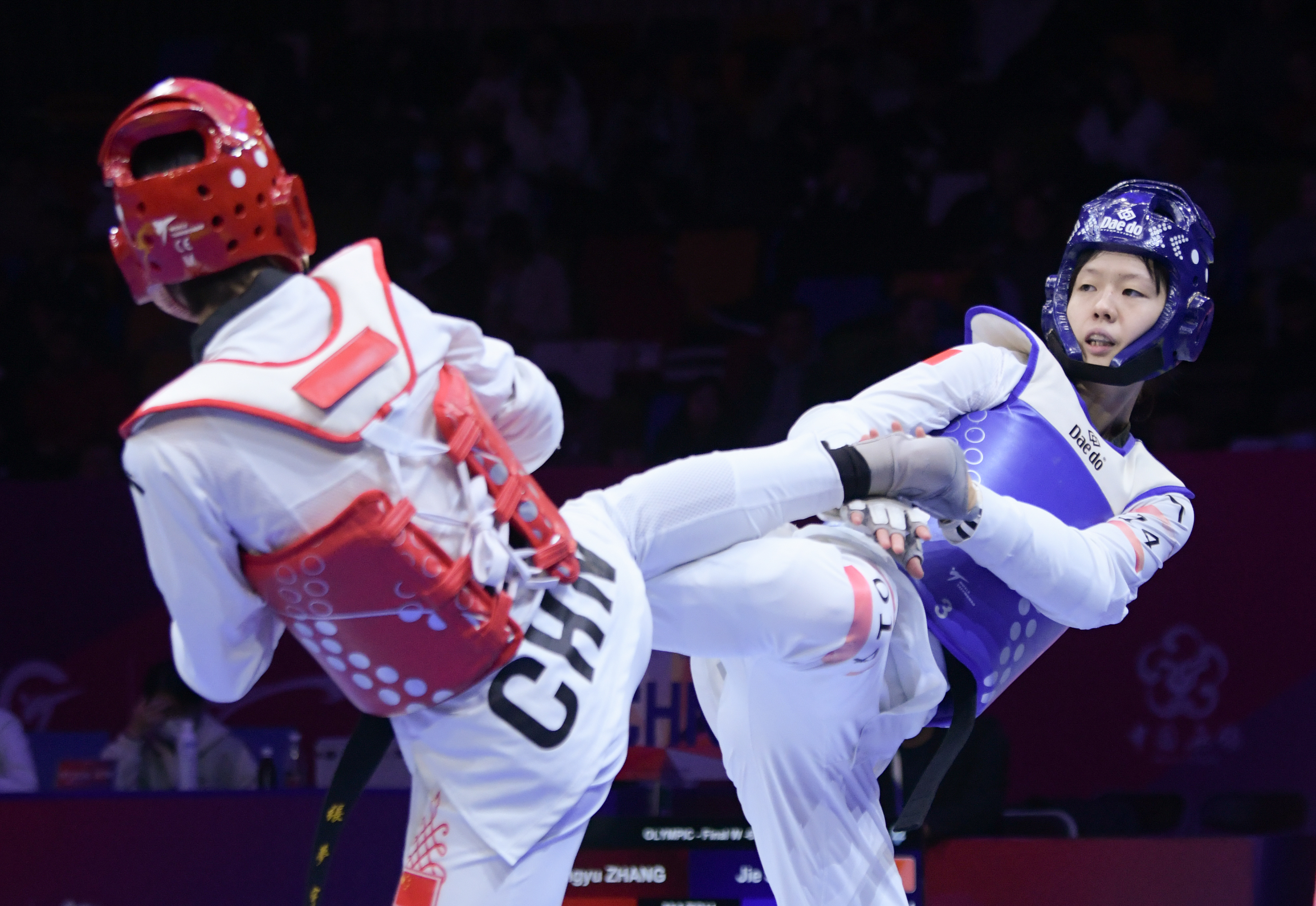 包含跆拳道赛场上的巅峰对决，势均力敌的词条