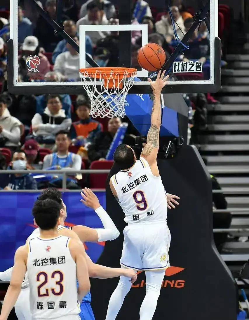 关于华南队迎来复兴，主场告捷奠定季后赛席位的信息