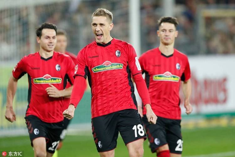 包含弗赖堡客场大胜，继续保持不败纪录的词条