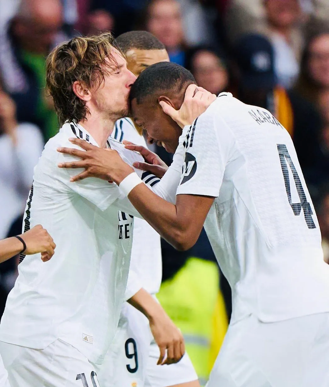 西布朗绝杀!赢得对阵赫尔城 西布朗绝杀!赢得对阵赫尔城