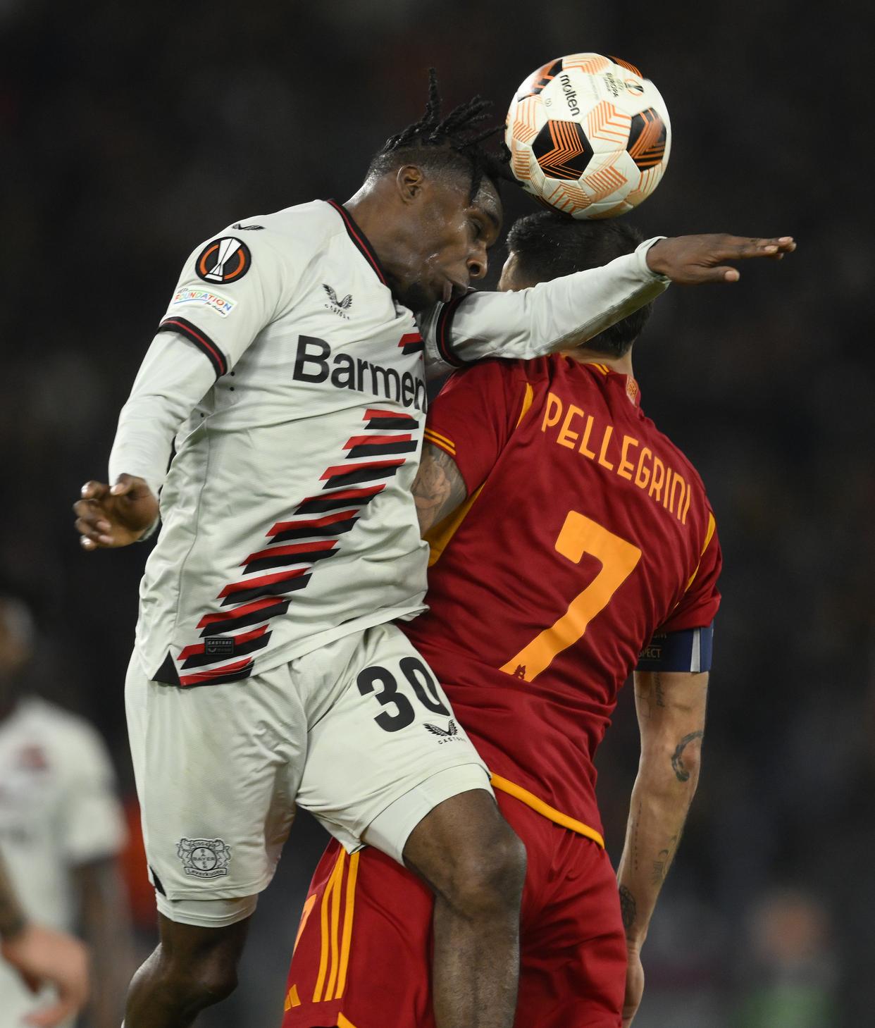 包含勒沃库森队目标胜利，迎战柏林赫塔的词条