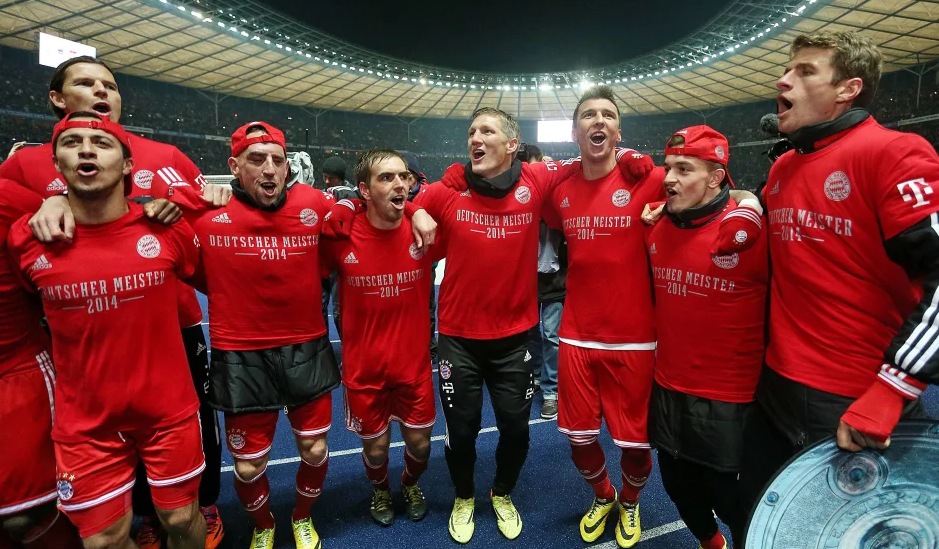 包含勒沃库森队目标胜利，迎战柏林赫塔的词条