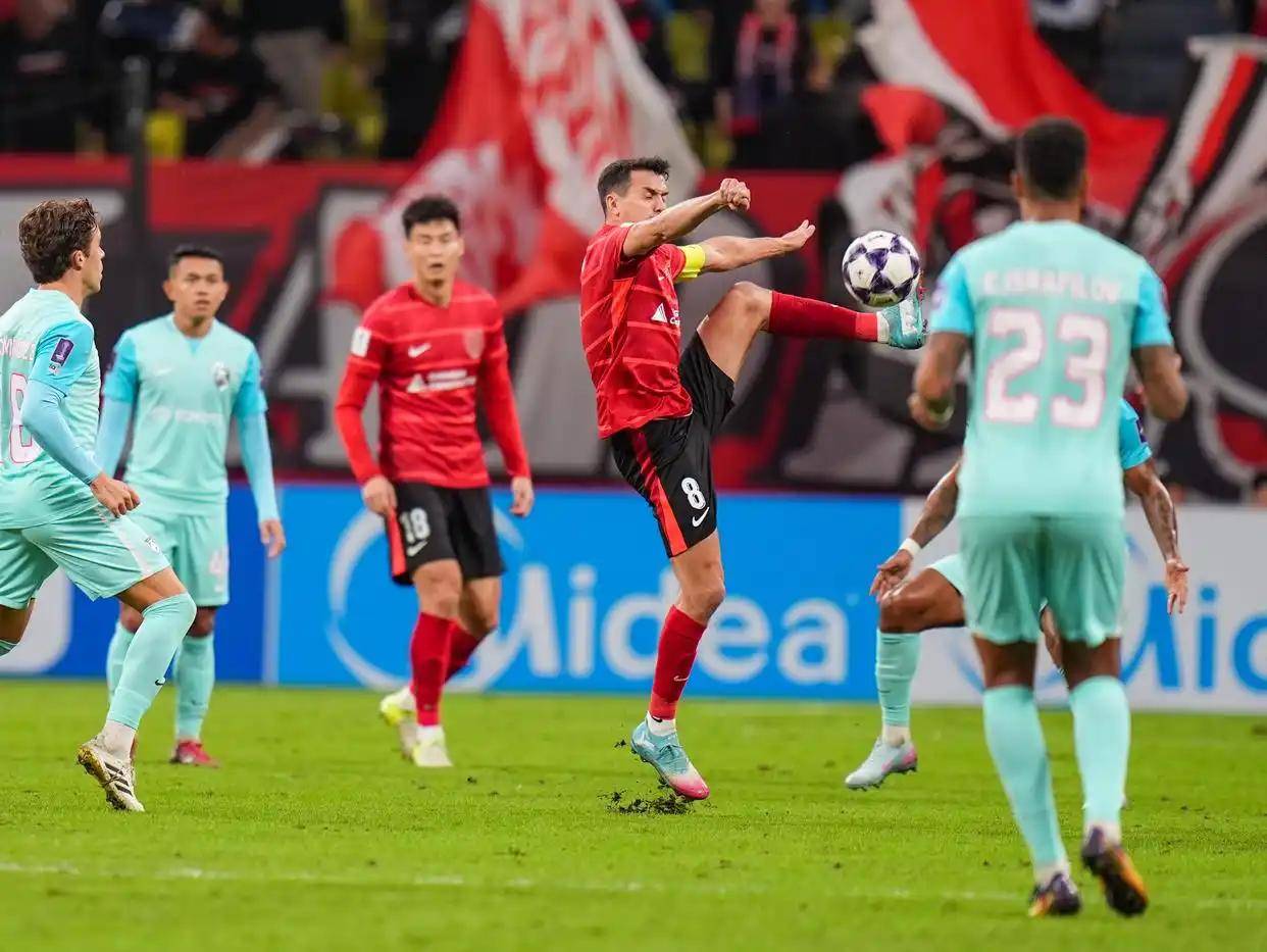 哈尔滨足球队在亚冠赛场上表现不佳 哈尔滨足球队在亚冠赛场上表现不佳