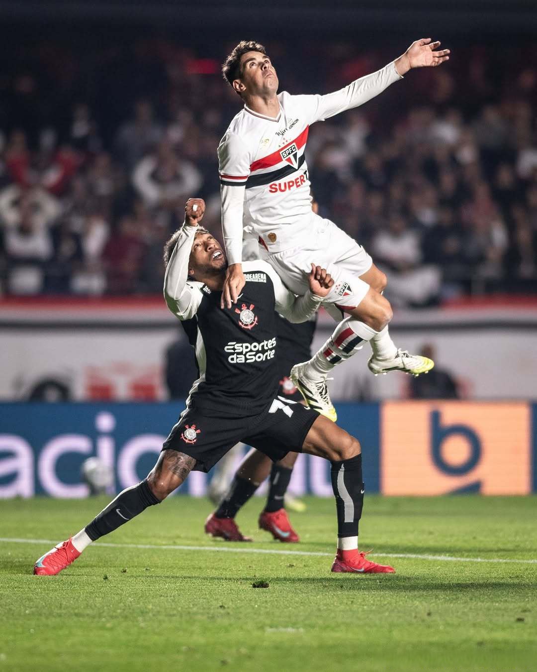 沃特福德主场大胜，保级希望重燃的简单介绍