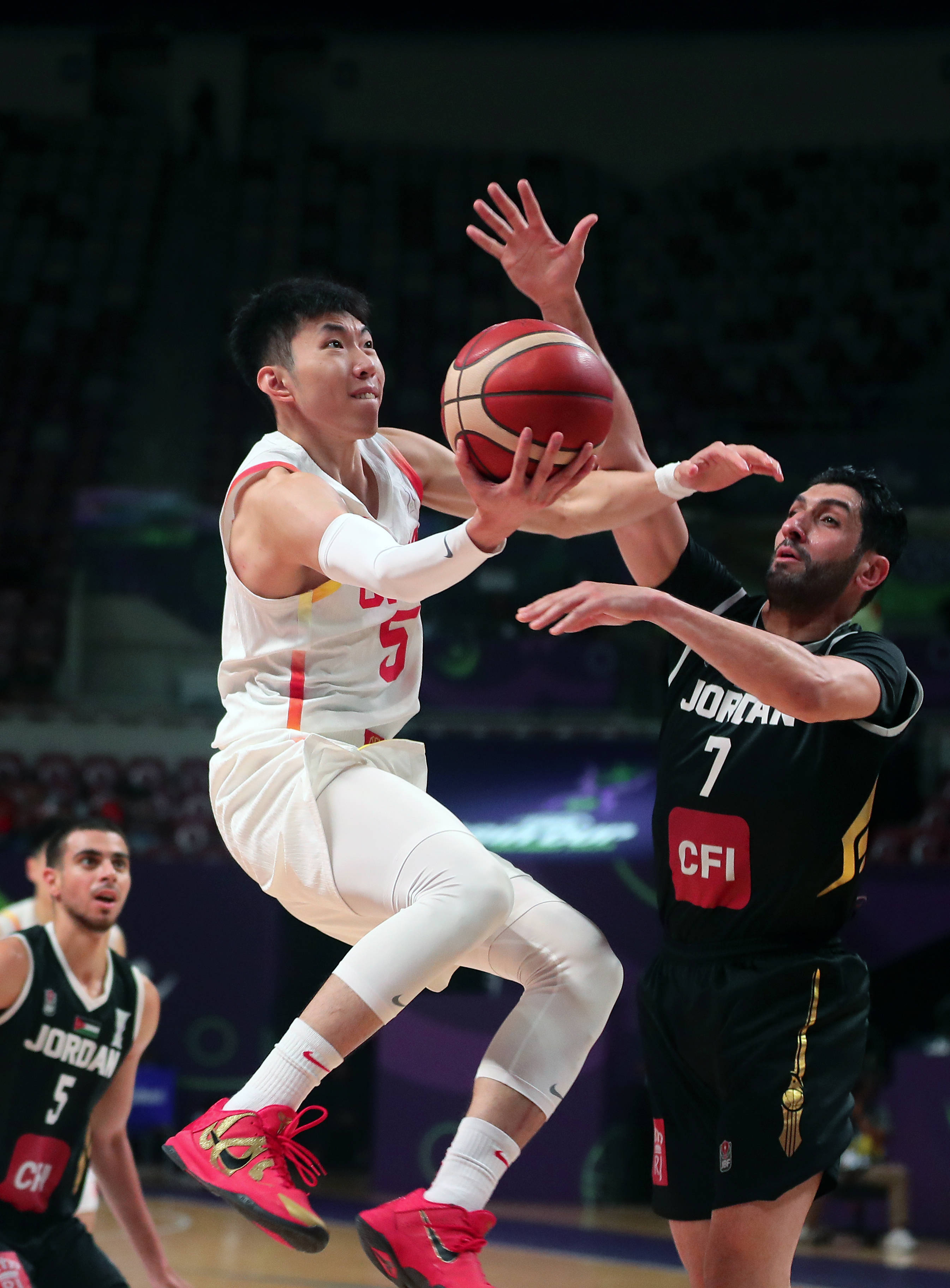 國際籃球賽道路顛簸，中國籃球員將努力奮鬥的简单介绍