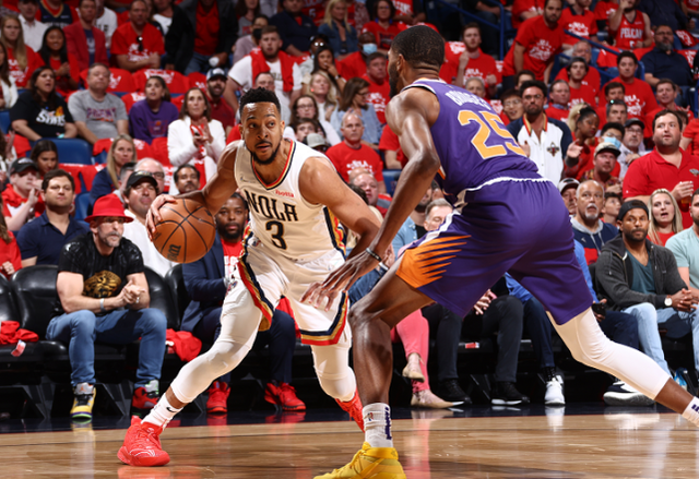 关于鹈鹕爆冷猛龙，布克打破历史纪录的信息