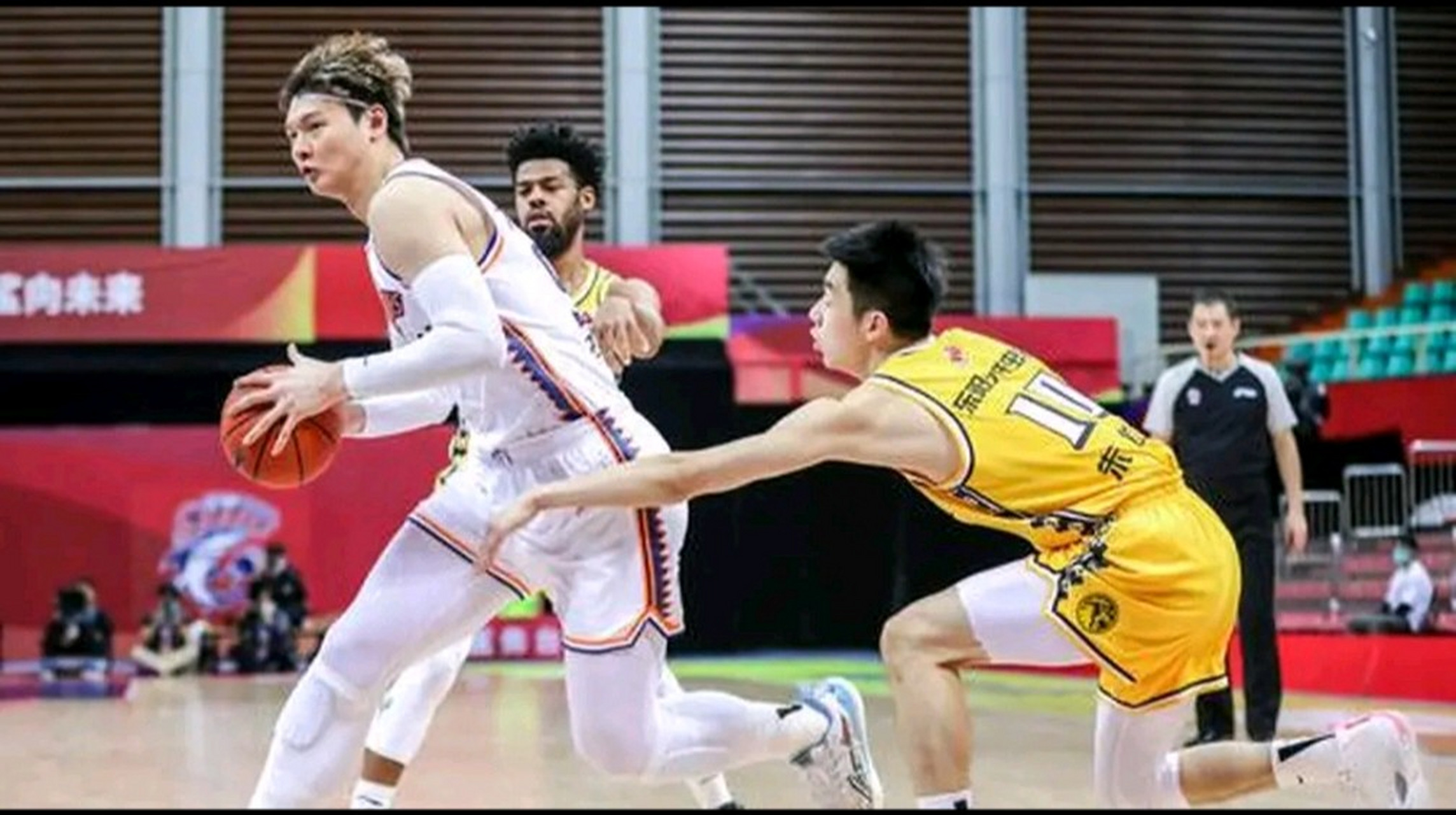 山东队横扫国王，王哲林状态火热的简单介绍