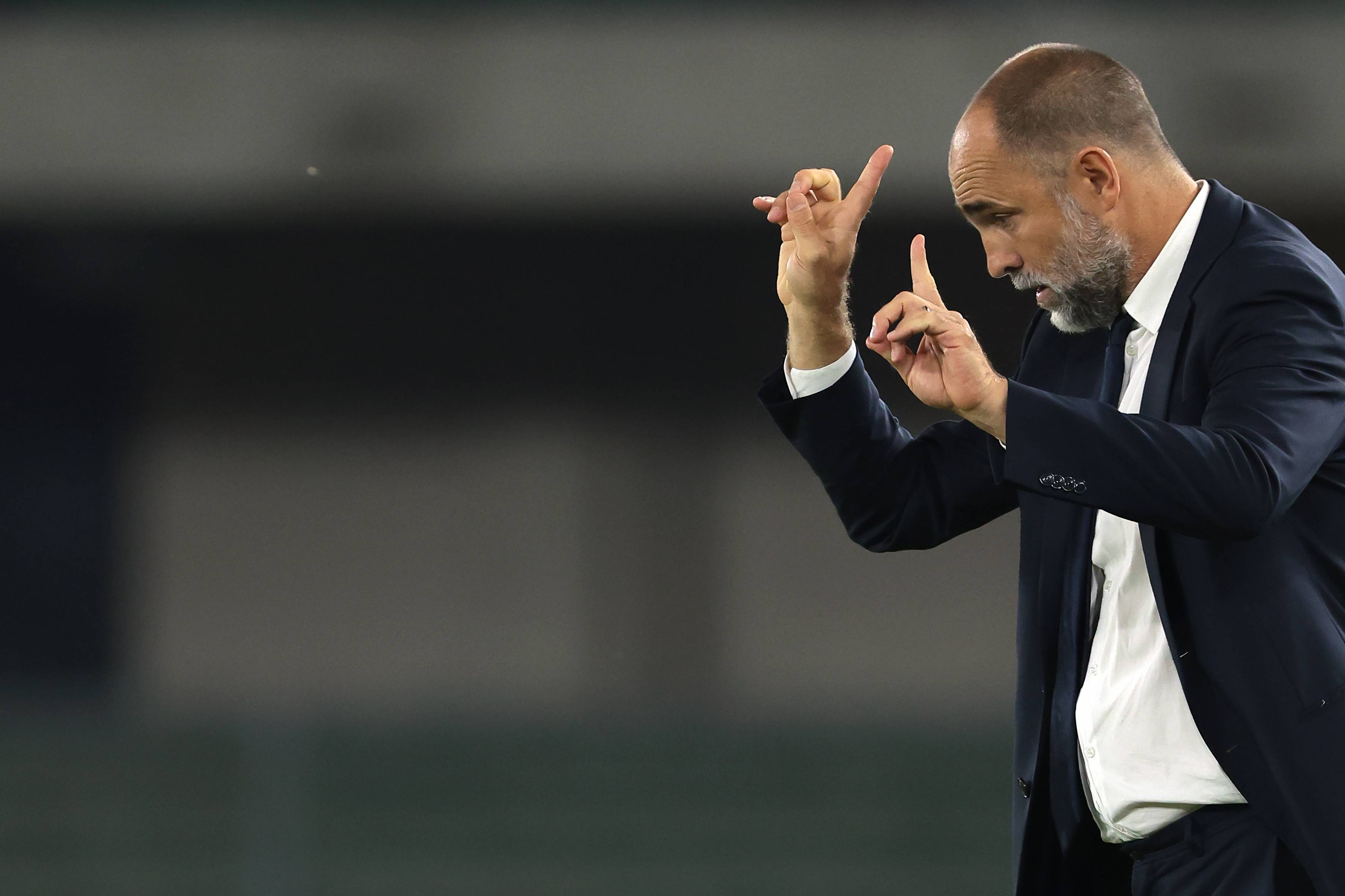 包含阿斯顿维拉球员取得连胜，士气高昂的词条