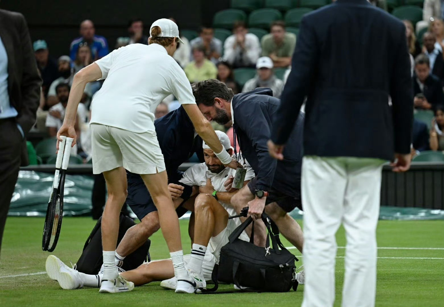 关于澳网轻取拉沃尔杯，辛纳带队取胜的信息