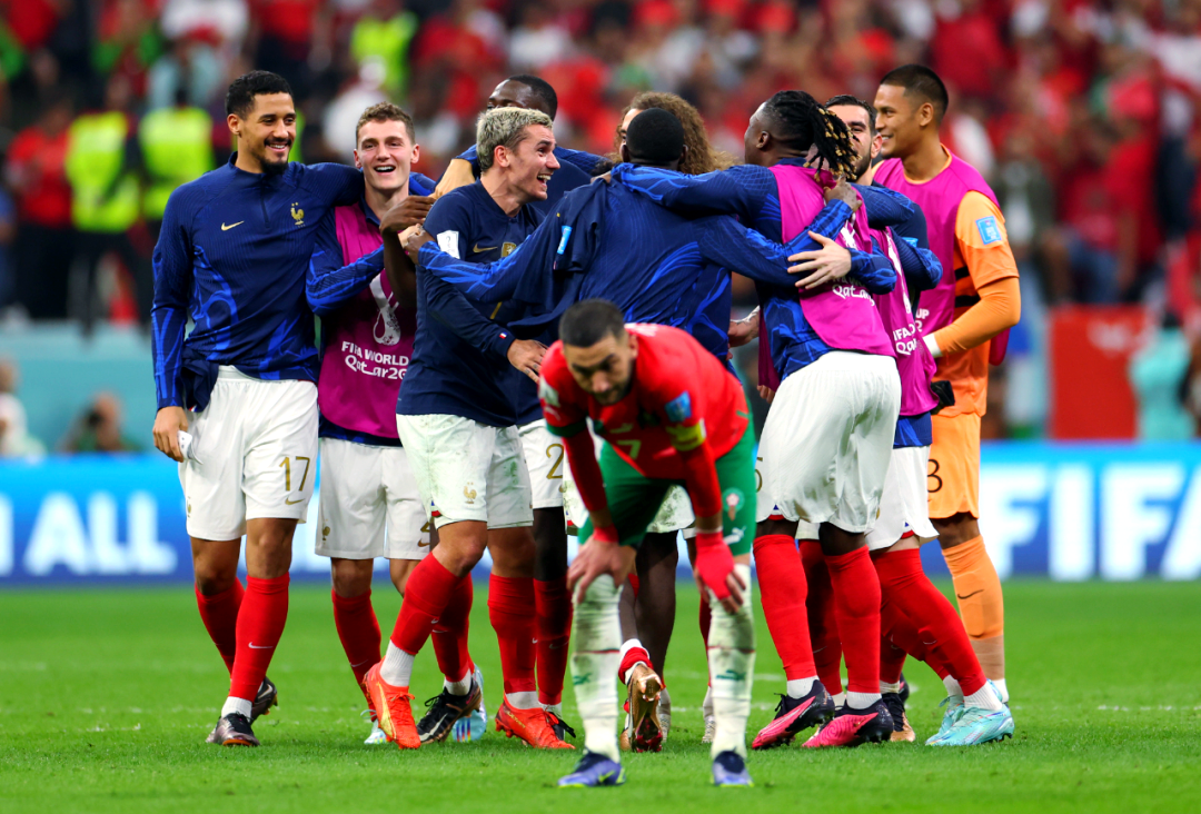 瑞典队逆转法国队，波尔统治全场