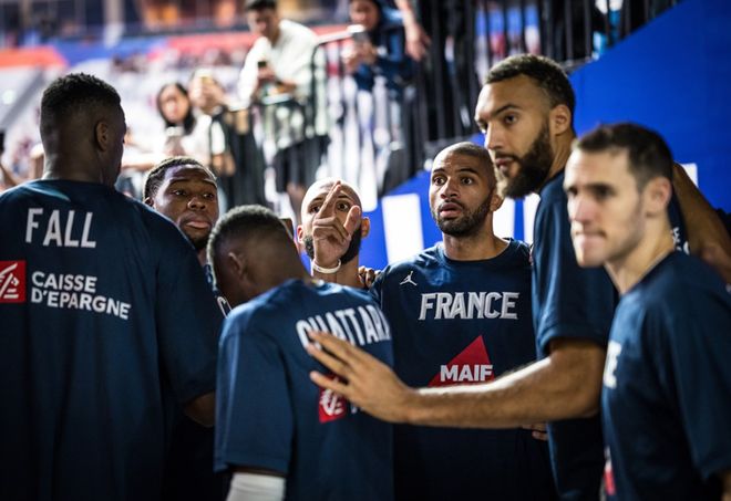 瑞典队逆转法国队，波尔统治全场