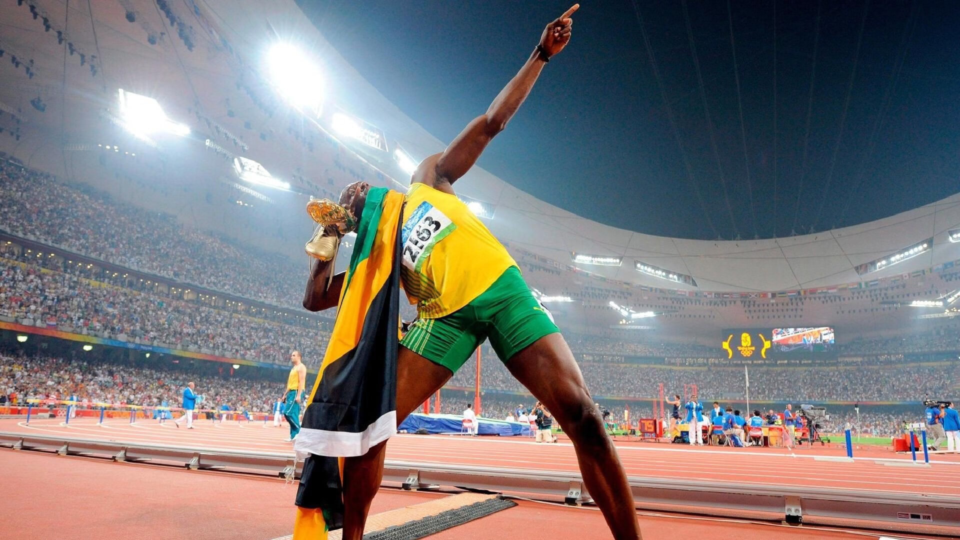 赛道上的双重奇迹，红牛二队惊天逆转，诺里斯刷新历史纪录